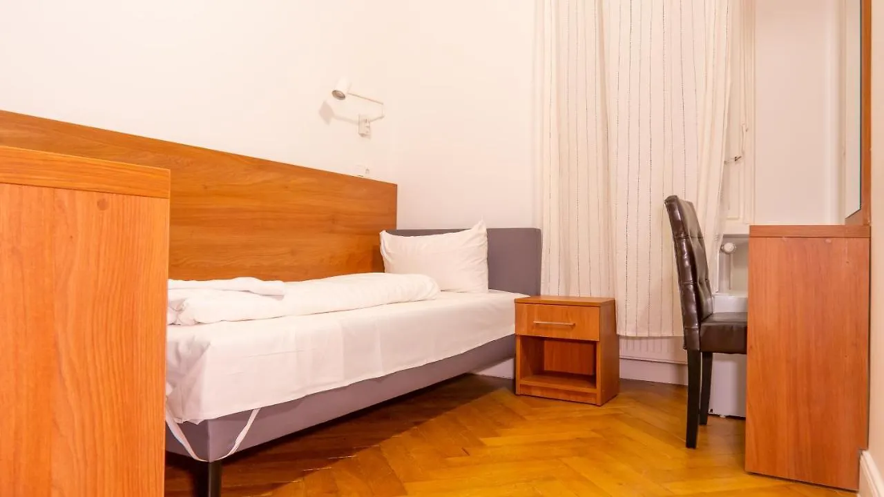 ** Guest house Pension Majesty Berlin Germany