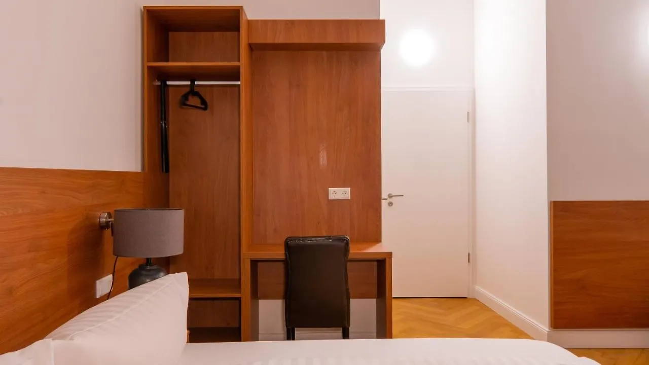 Pension Majesty Berlino 2*,